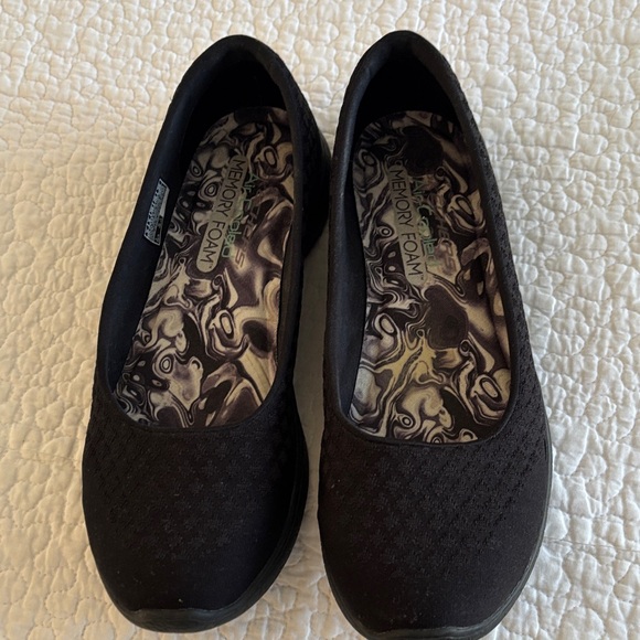 Skechers Women's Black Flats with Memory Foam - Picture 3 of 4